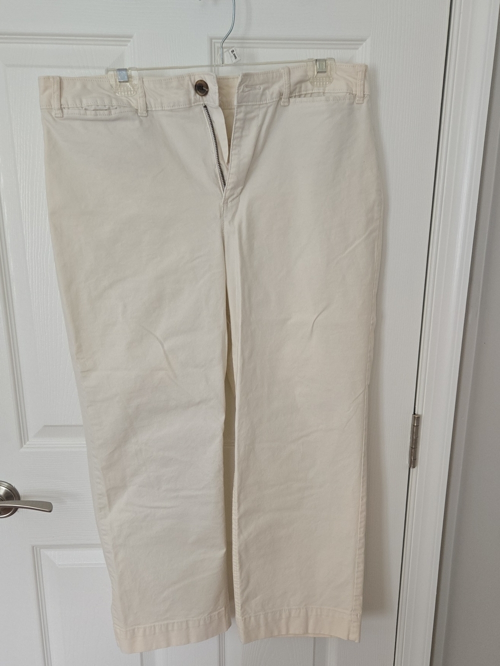 Classic Women's Cream Chino Capris